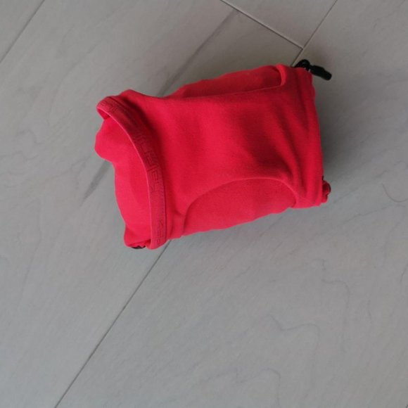 Like new Packable windbreaker in pocket running jacket xs - Picture 3 of 8